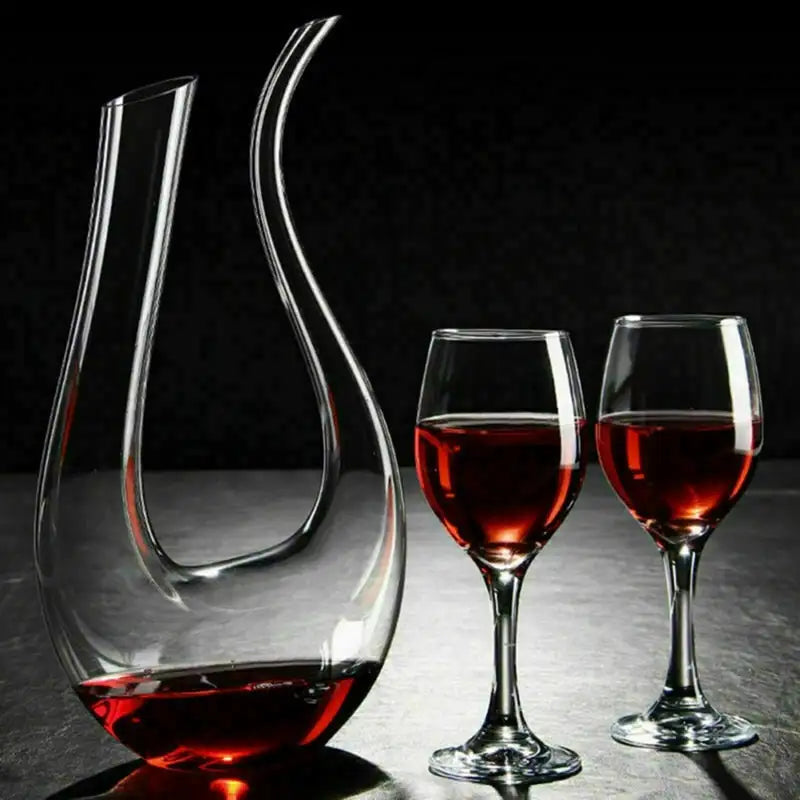 Crystal U-Shaped Wine Decanter: The Sip & Swirl Spectacle